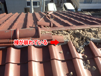 三浦市初声町入江　アンテナケーブルで棟が崩れ