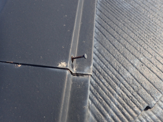 抜けかかった釘