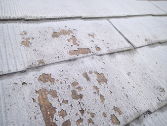 塗膜が劣化して剥離してきている