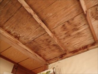 富津市上飯野　雨漏り調査