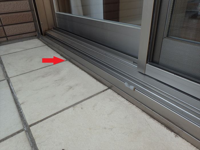 サッシとタイルの隙間がない床