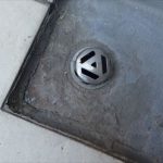 排水ドレンの経年劣化か施工不良