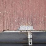 劣化して表面が剥離してます