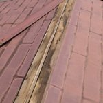 外れてしまった板金