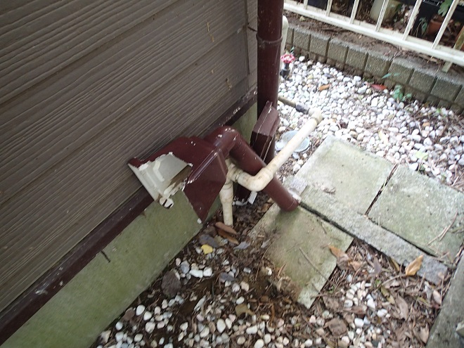 外れて落下した集水器