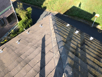 屋根の面と面の間の隙間