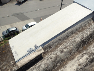 ビス周辺にもシーリングを充填