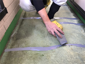 ベランダのコーキング補修