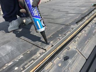 ビス穴等のコーキング処理