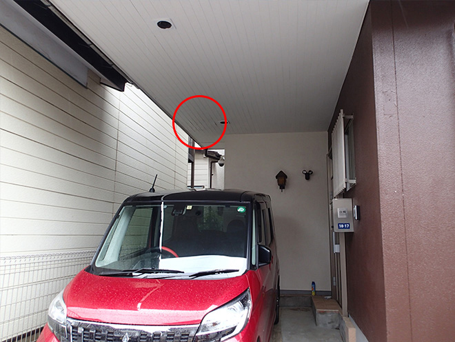 屋根の木材に歪みが！