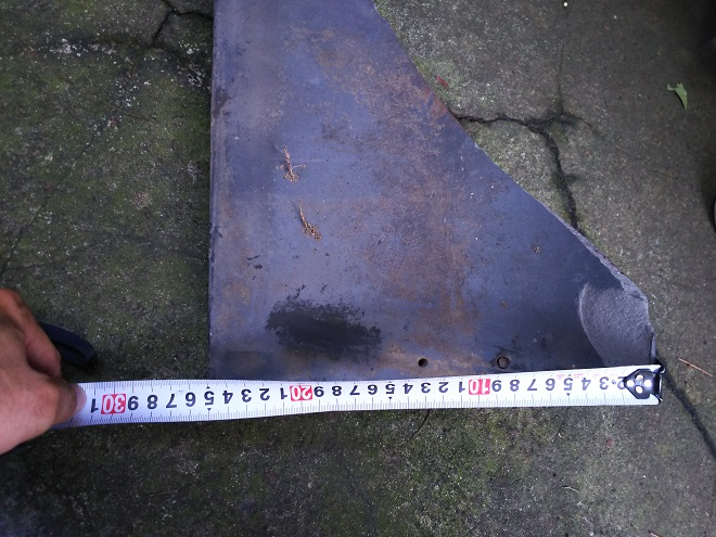 落下して割れた瓦