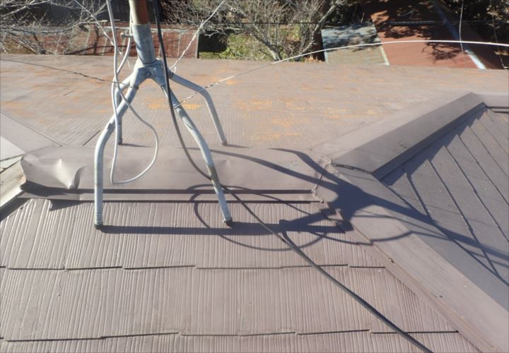 大網白里市永田　接続部分の棟板金へも損傷