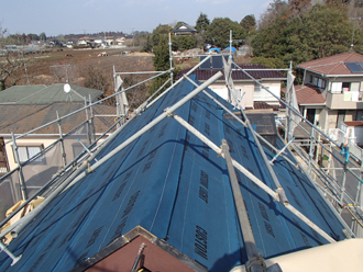 防水紙を施した屋根