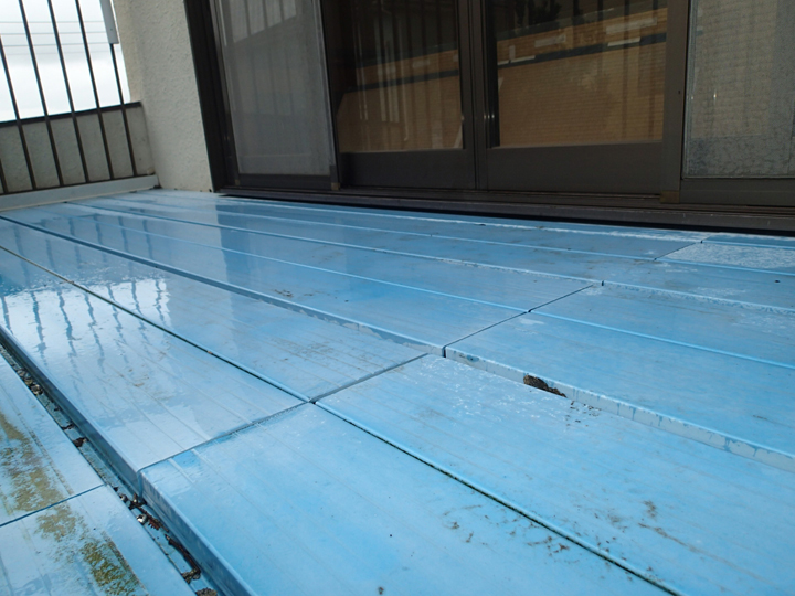 バルコニーの床