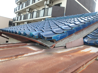 塗膜が剥がれた破風