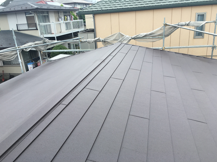 スーパーガルテクトを使った屋根カバー工事、竣工