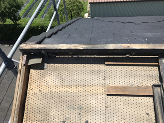 瓦の解体と撤去