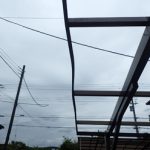 強風で歪んだフレーム