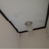 雨漏り箇所を拝見し、浸水箇所を調査