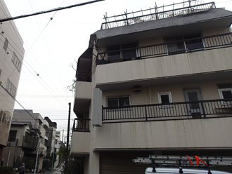 ３階建てのビル