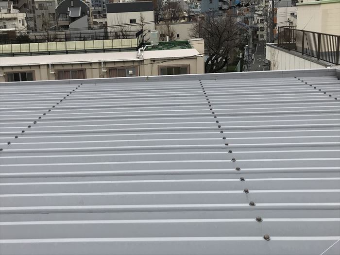 3階建てアパートの屋根点検