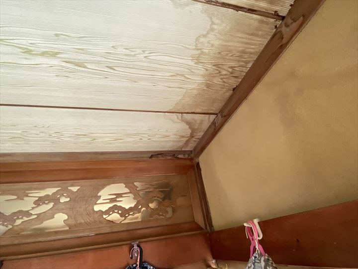素付内の雨漏り