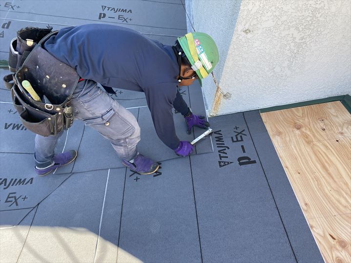 ルーフィング貼り