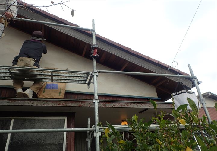 市原市　軒天張替え工事着工