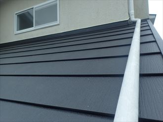 屋根カバー工法完了