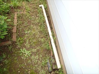 千葉市稲毛区　雨樋の落下