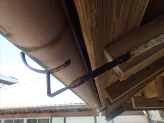 佐倉市　雨戸金具の部分腐食