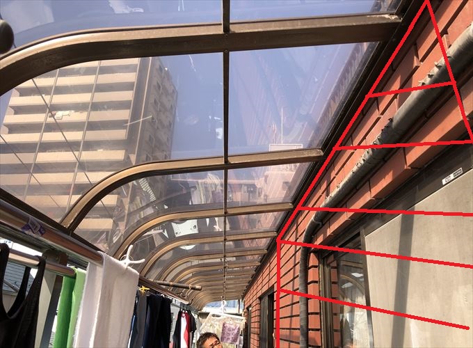 壁際からの雨漏り