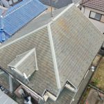 ドローンで屋根全体を引きで確認