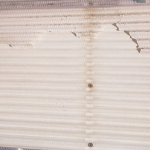 ネット入り波板