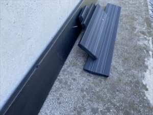 台風の影響で棟板金破損