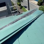 棟板金の破損