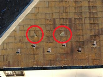 スレート屋根材に割れ