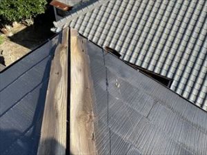 棟板金の破損