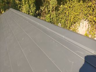 館山市　棟板金の取り付け完了