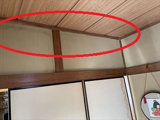 室内砂壁に雨染み