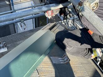 貫板のビス止め