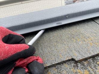 棟板金の隙間