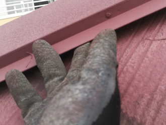 指が入るほどの隙間が発生