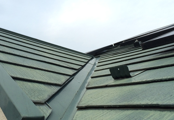 スレートの反りをチェック