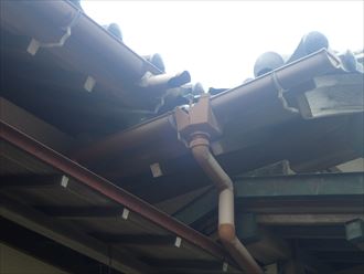 館山市　雨樋の割れ