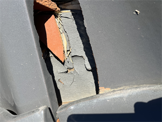 瓦の破損