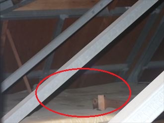 四街道市　断熱材に染み跡