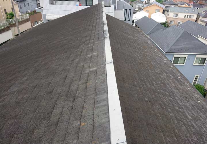 築20年が経過し、塗装が剥がれたスレート屋根