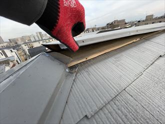 棟板金の剥がれ