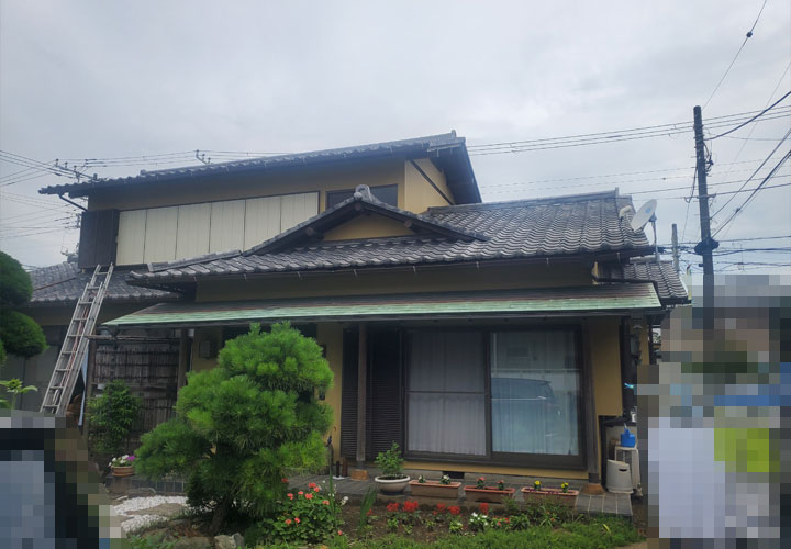 雨漏りが発生した瓦屋根のお住まい